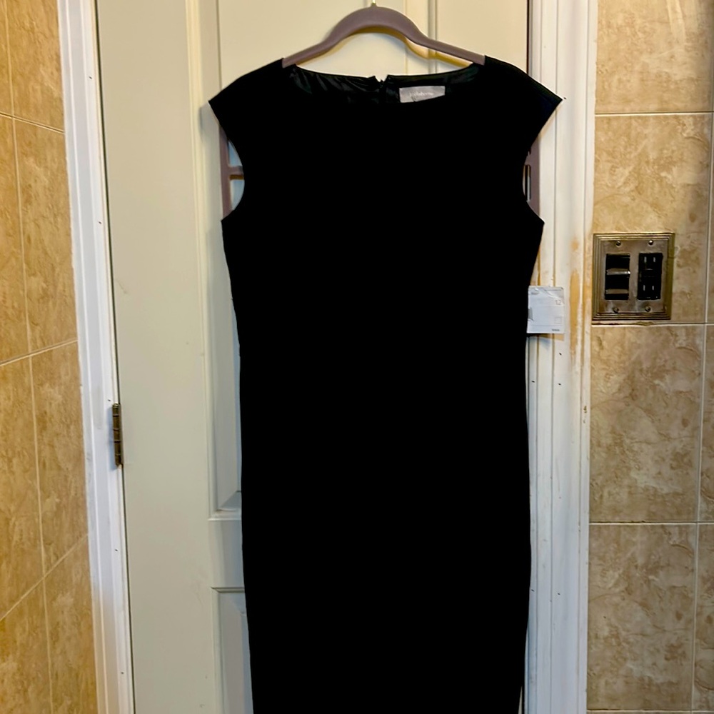 Women’s size 12 NWT Liz Claiborne little black dress.